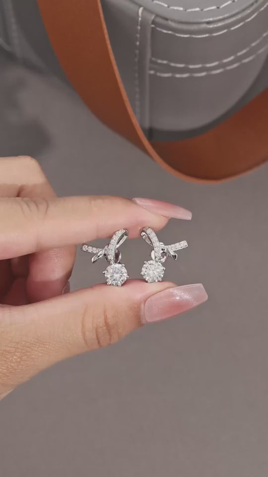 Elegante 925 Silber Schleifen-Ohrringe mit 1ct Moissanit