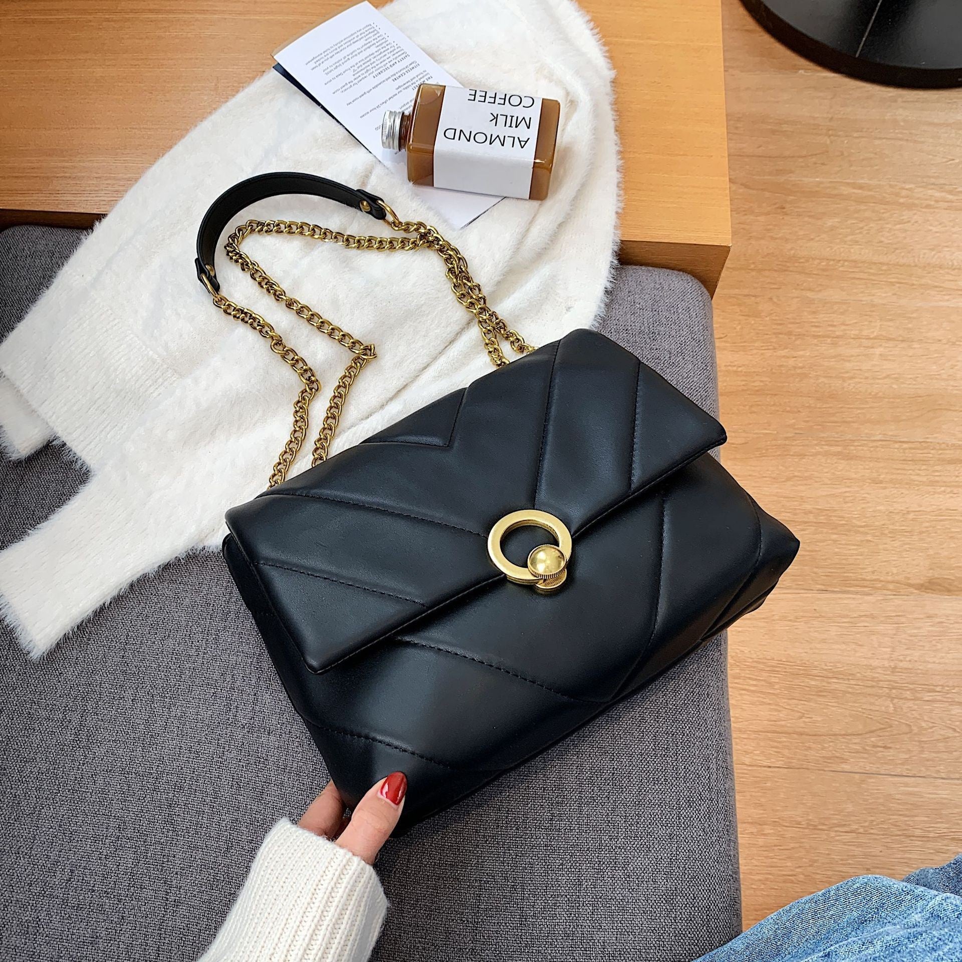 Elegant Chain Shoulder Bag