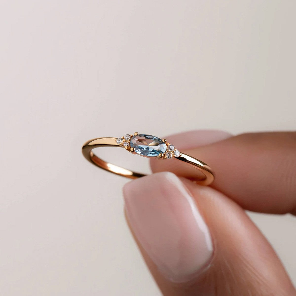 Filigraner 925 Silber-Ring mit hellblauem Stein im Marquise-Schliff