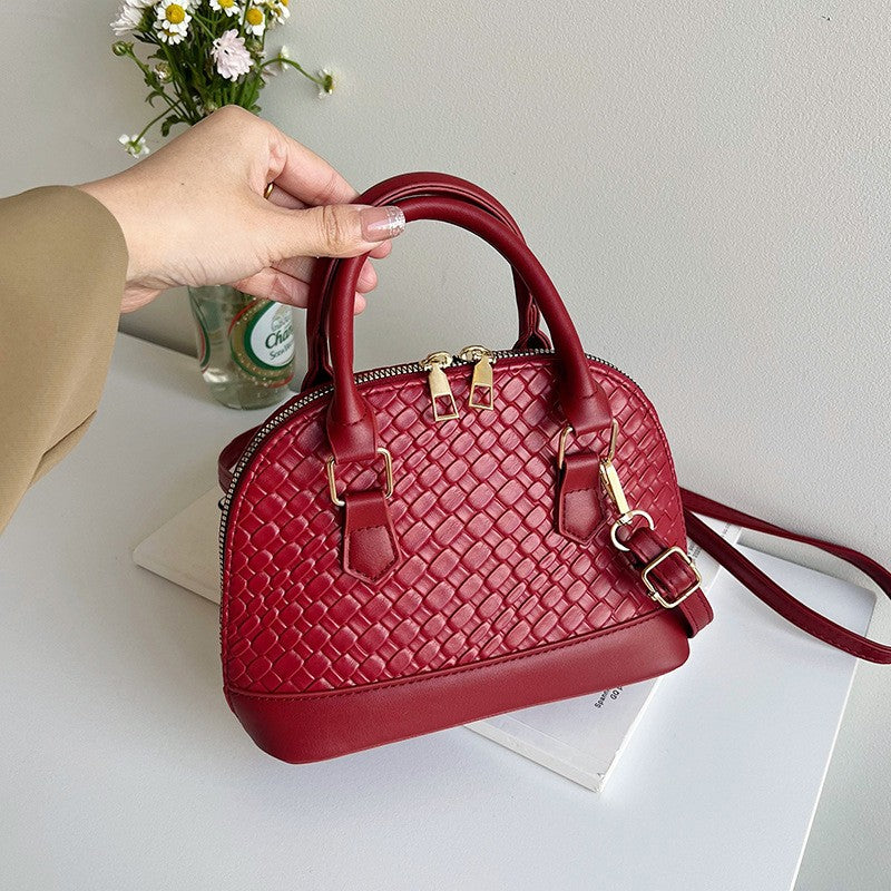 Woven shoulder bag