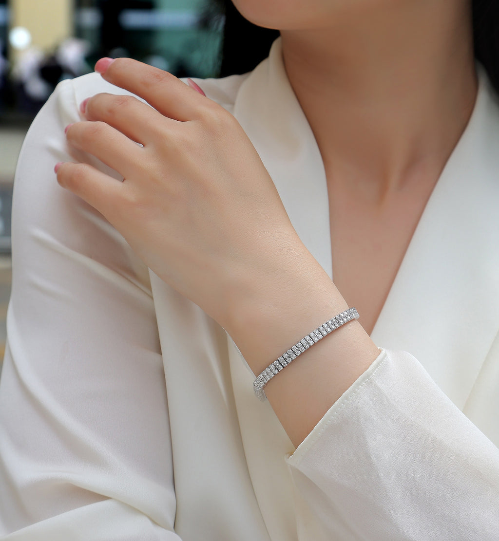 Luxurious 925 Sterling Silver Tennis Bracelet with Sparkling Stones