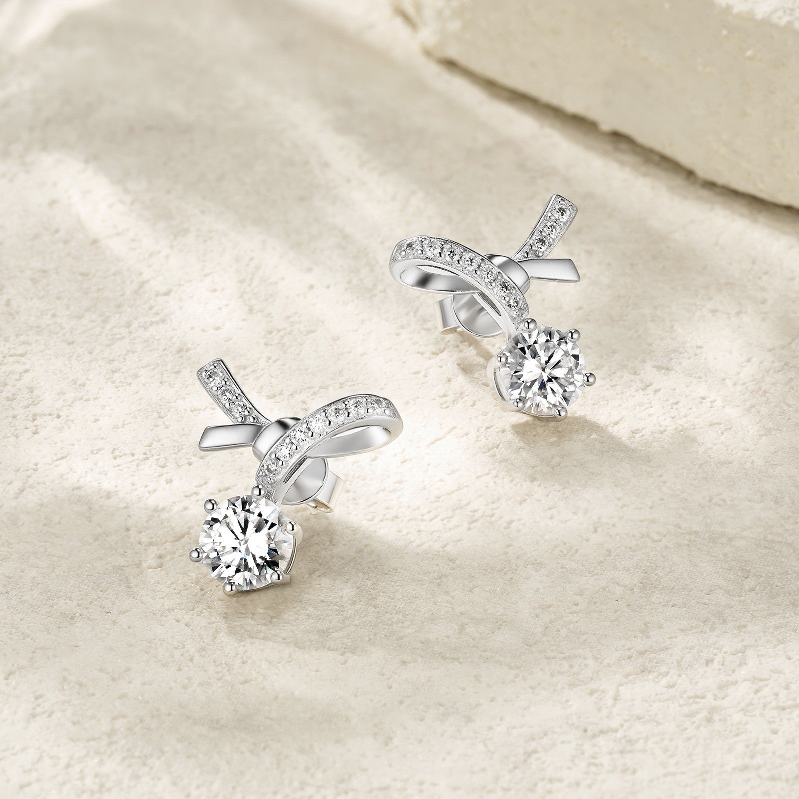 Elegante 925 Silber Schleifen-Ohrringe mit 1ct Moissanit