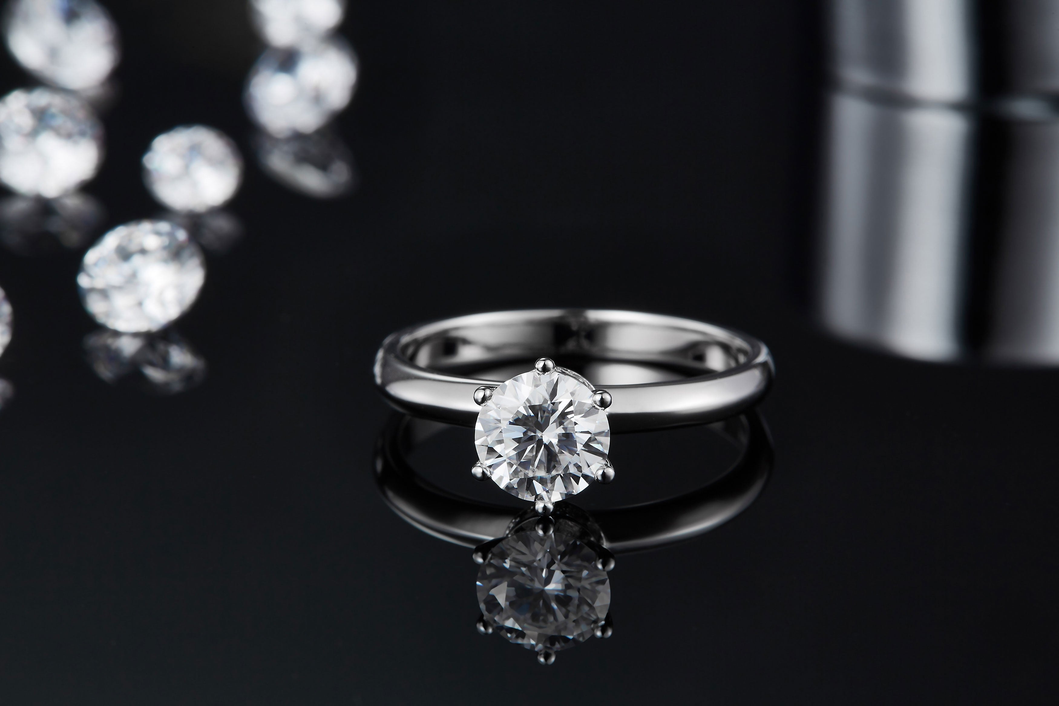 Klassischer Verlobungsring aus 925 Silber mit 1ct Moissanit
