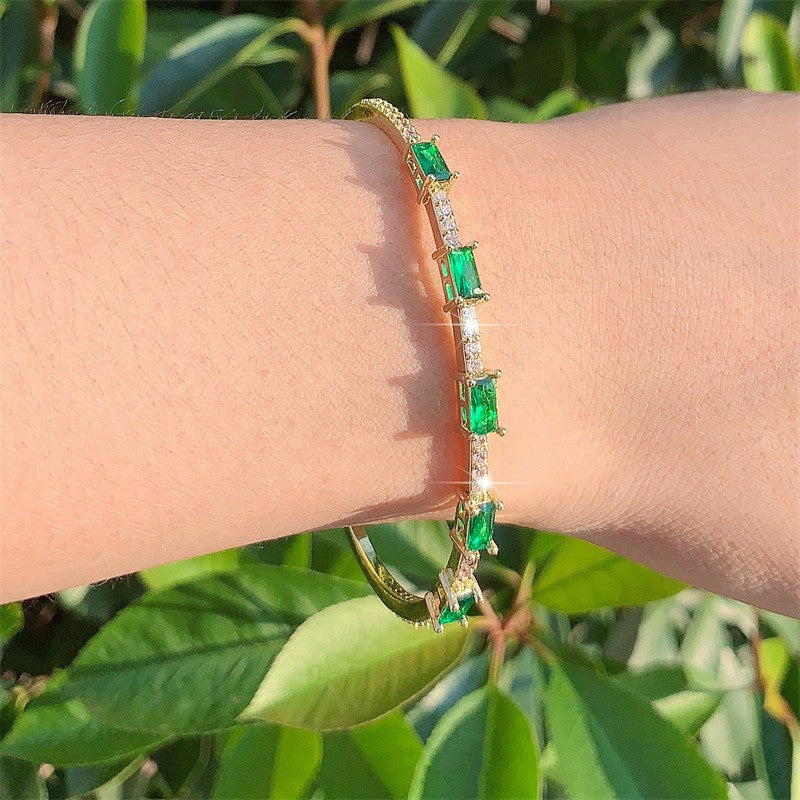 Elegant ladies' bracelet with green zirconia stones