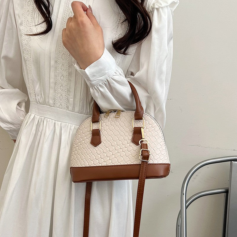 Woven shoulder bag