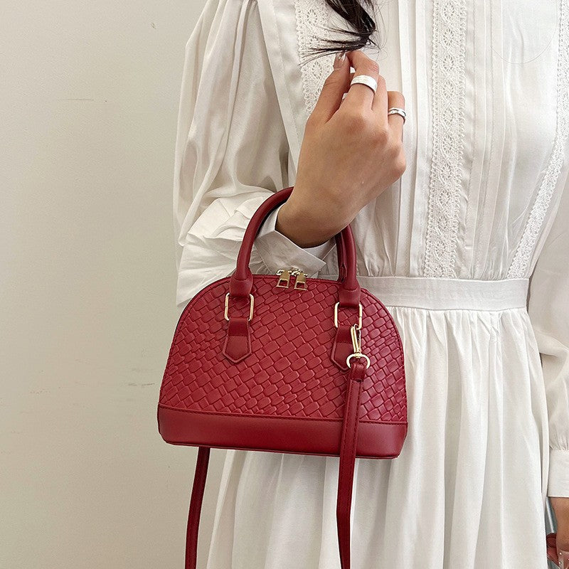 Woven shoulder bag