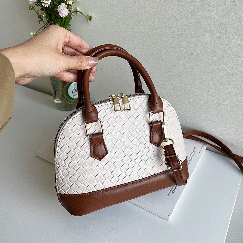 Woven shoulder bag