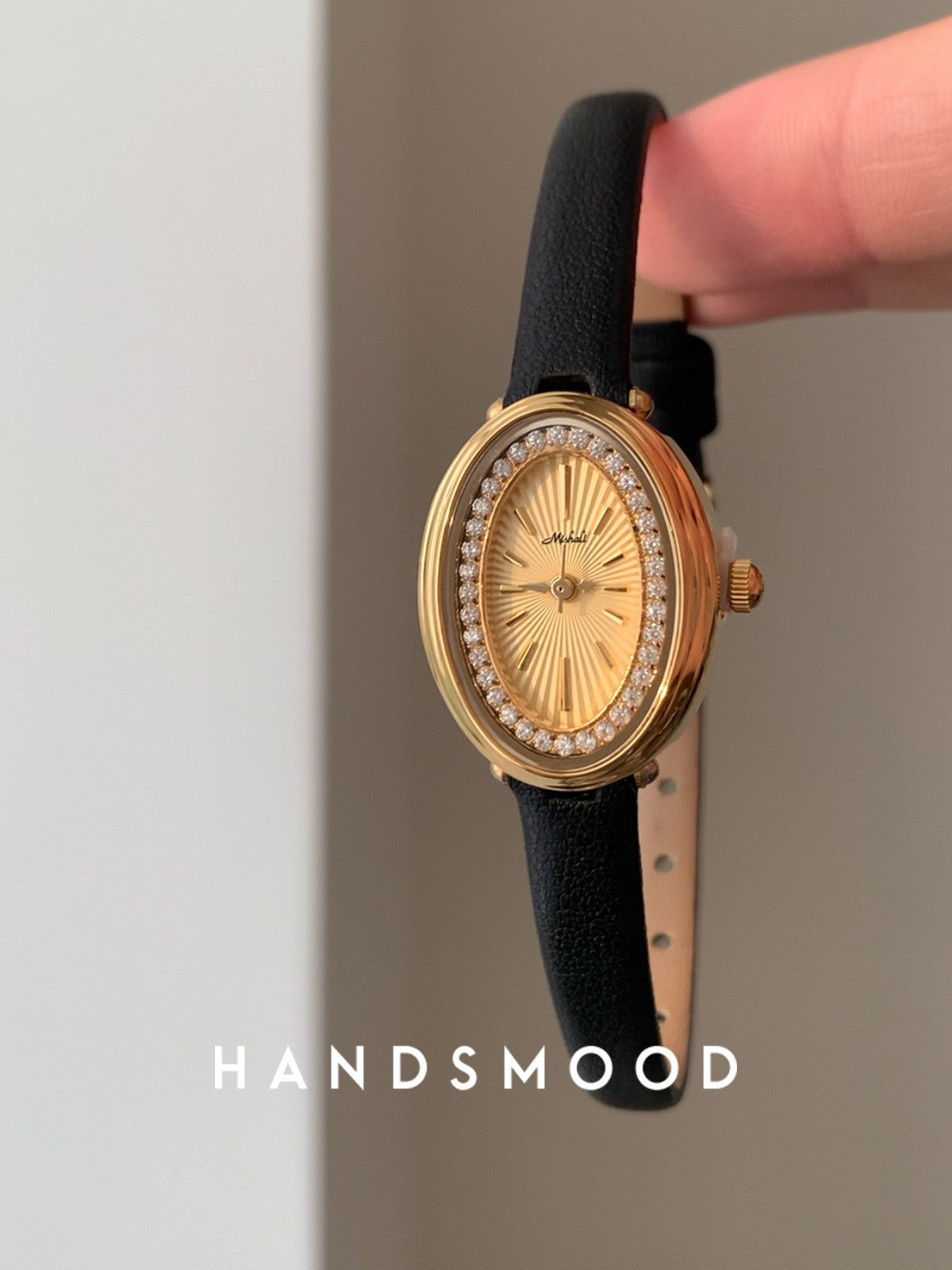 Elegant women's watch – gold & bordeaux