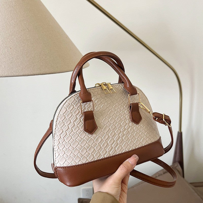Woven shoulder bag